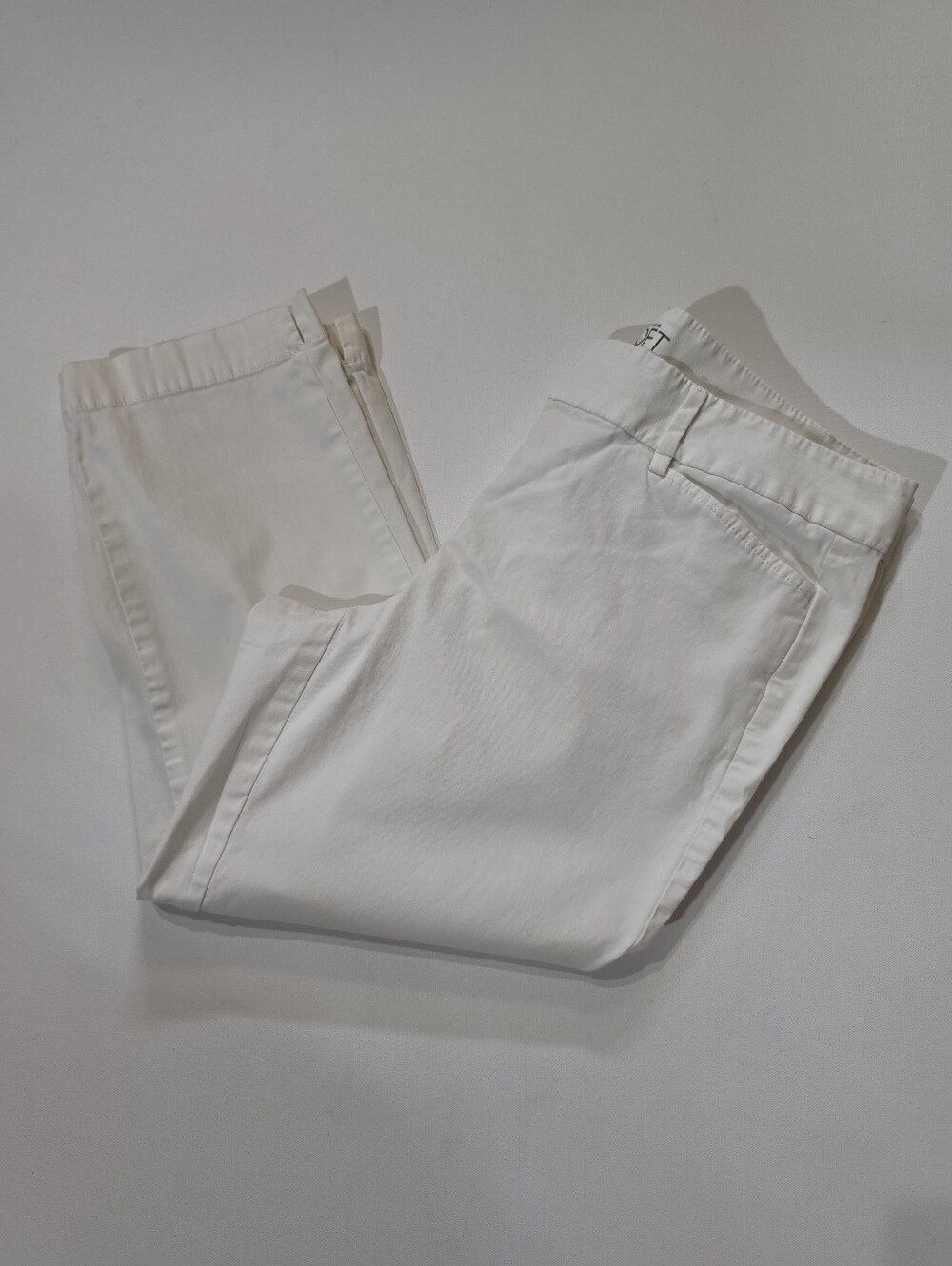 Loft Original Crop Chino Pants Womens Size 8 White Classic Coast Capsule Wardrob